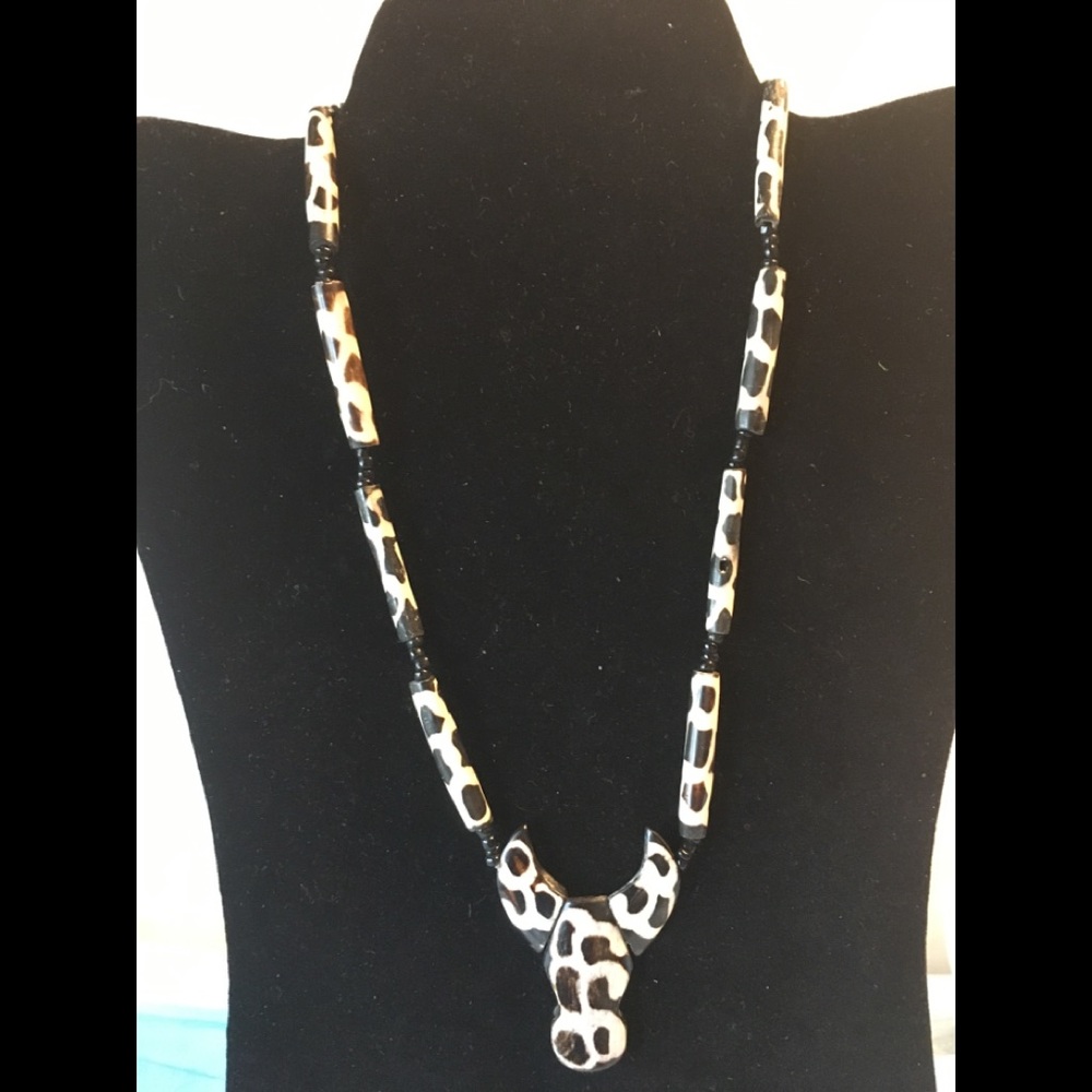 Animal shape beaded necklace